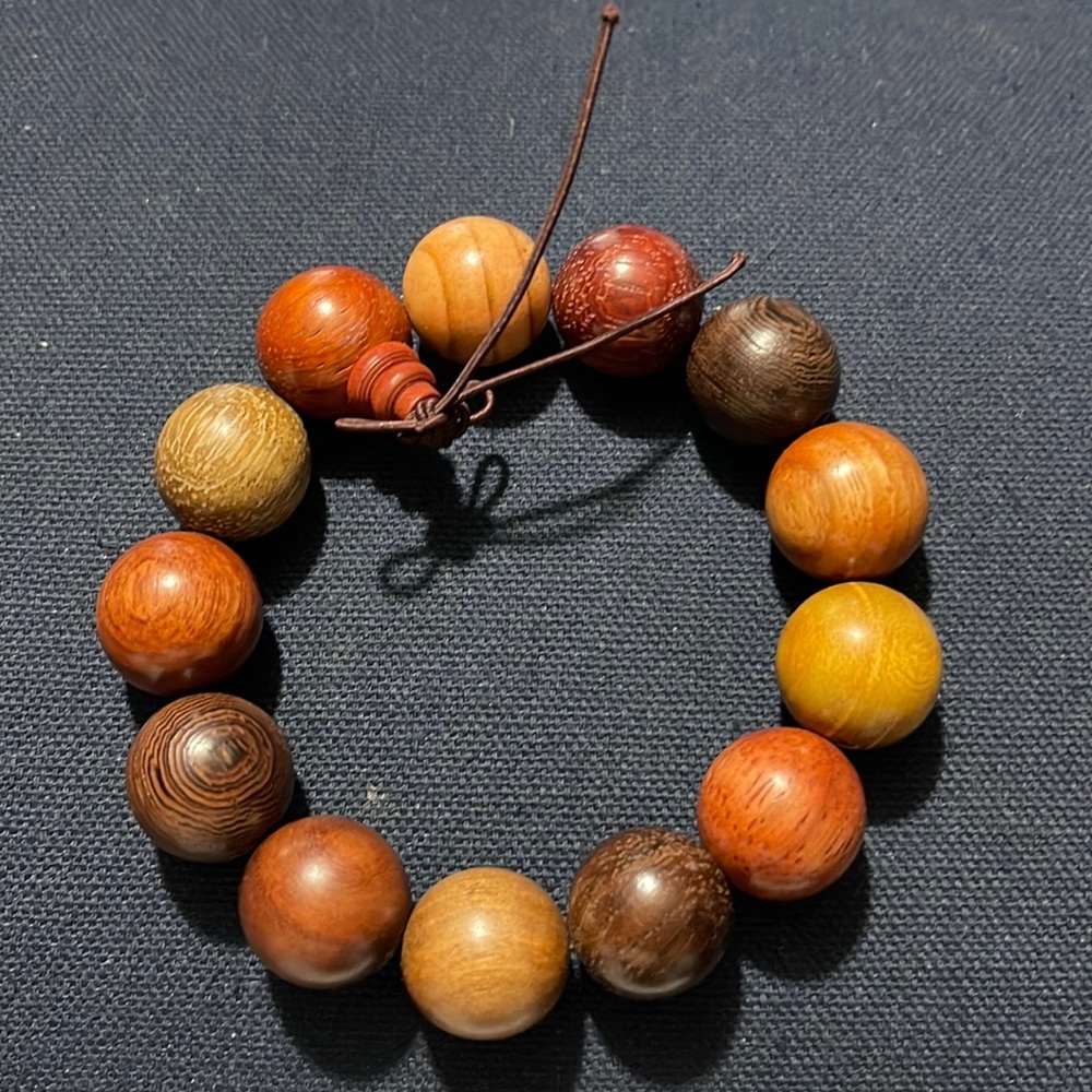 Essential oil bracelet